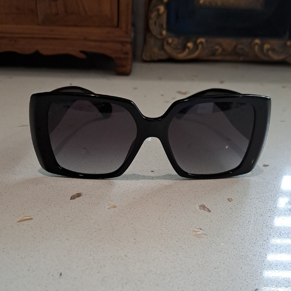 NWT CHANEL Black And Gold Sunglasses - Picture 3 of 12